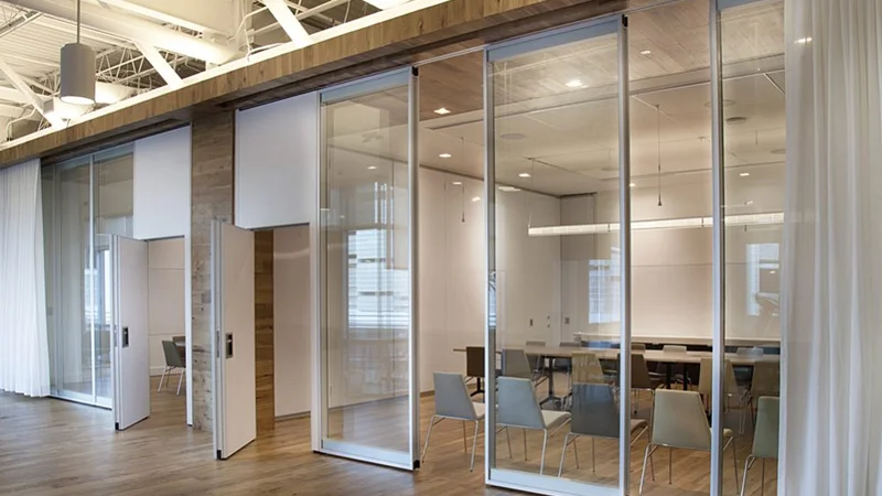 مزایای پارتیشن شیشه ای متحرک