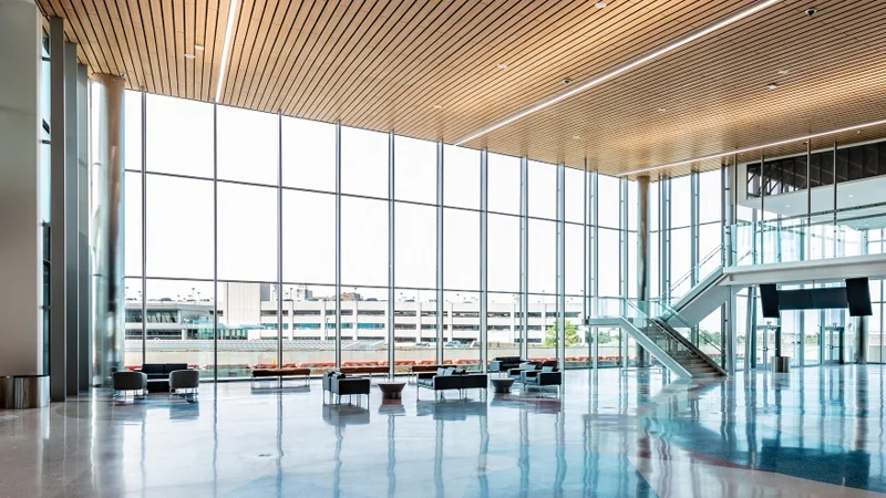 کاربردهای پارتیشن شیشه یی در فرودگاه ها