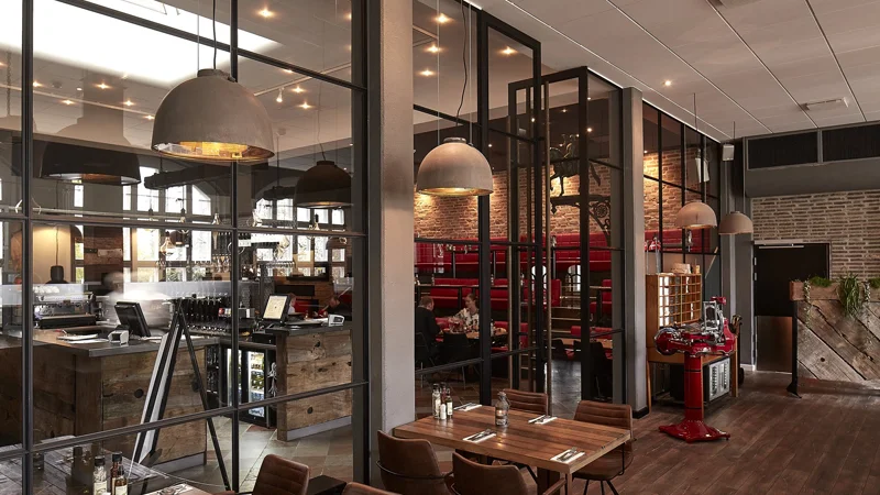 کاربردهای پارتیشن شیشه ای در کافه و رستوران