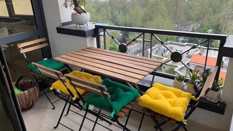 استفاده از مبلمان تاشو در تراس