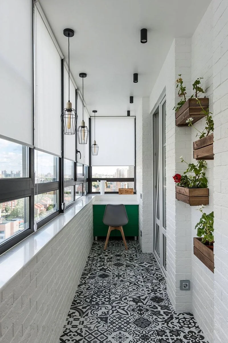 نحوه اجرای شیشه بالکنی توسط معمار فراز