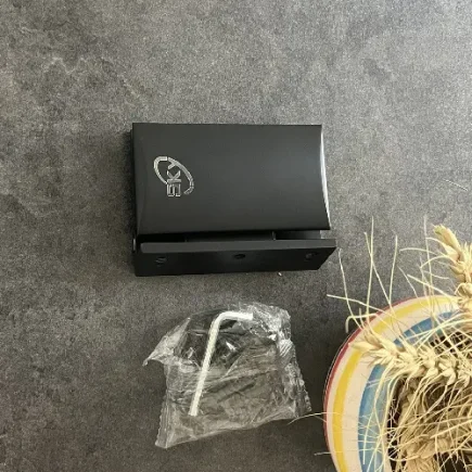 لولا عمودی شیشه به دیوار