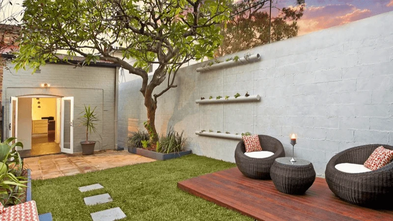 نوسازی باغچه حیاط خانه