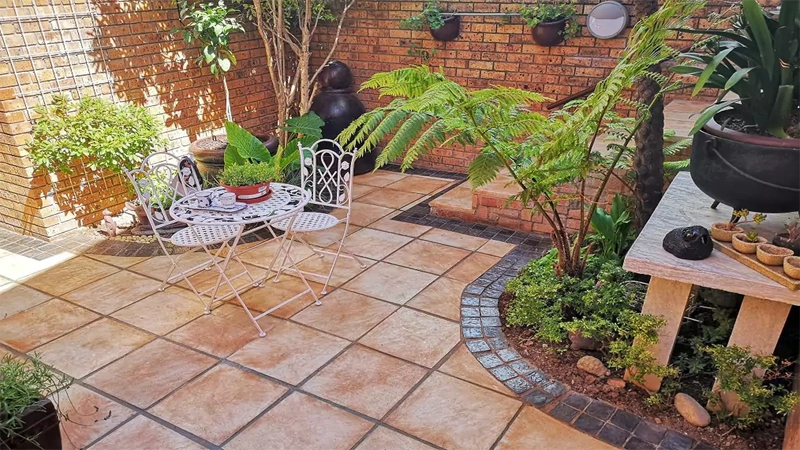 نوسازی حیاط