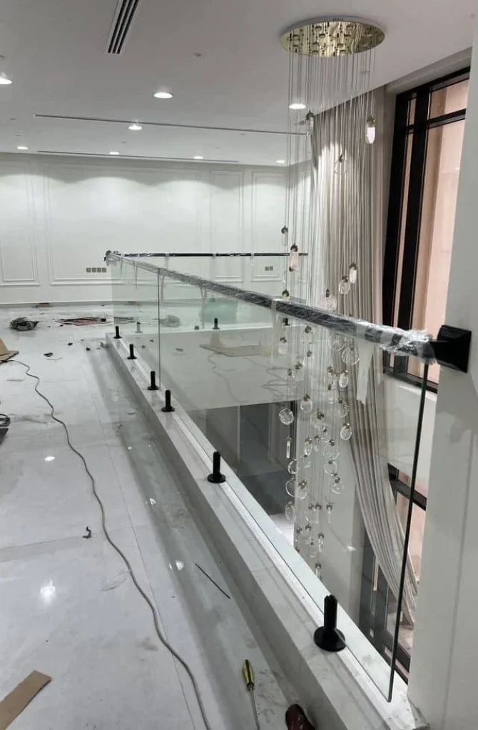 نمونه کارهای هندریل شیشه ای شرکت معمار فراز