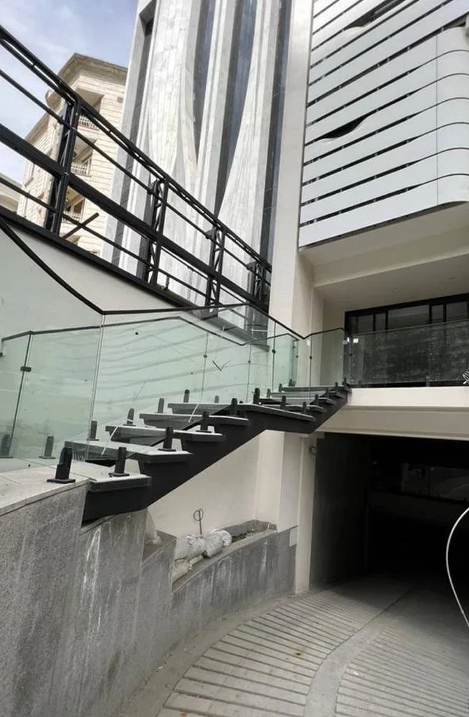 اجرای انواع هندریل شیشه ای در تهران